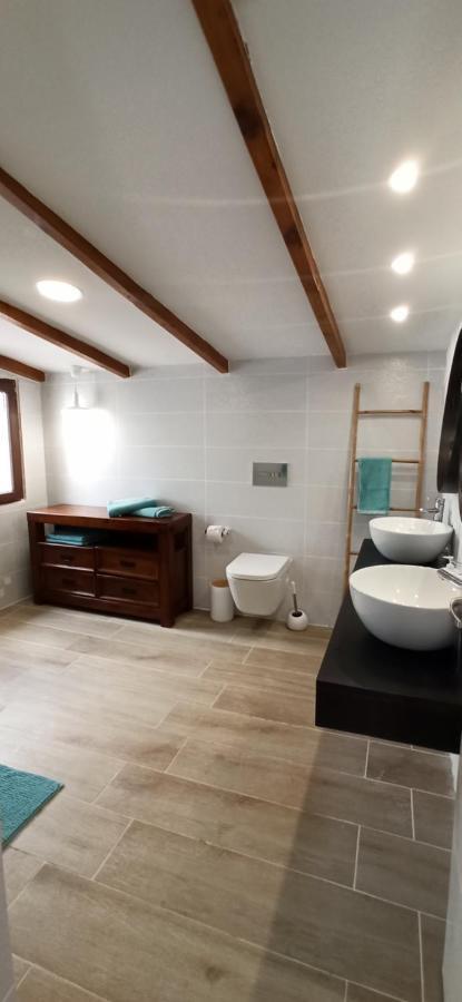 Beautiful Chalet With Wifi And Free Parking Arona  Ngoại thất bức ảnh