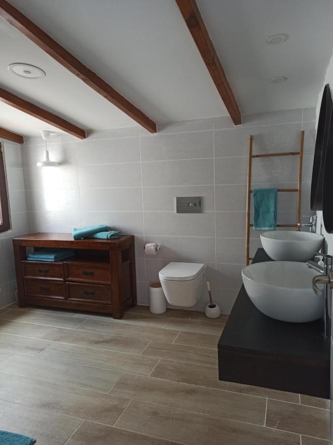 Beautiful Chalet With Wifi And Free Parking Arona  Ngoại thất bức ảnh