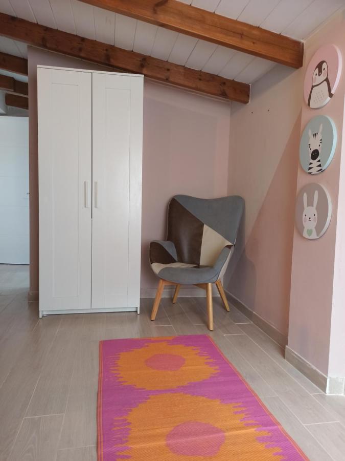 Beautiful Chalet With Wifi And Free Parking Arona  Ngoại thất bức ảnh